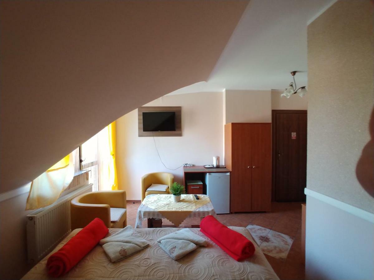 Karmazyn Homestay *